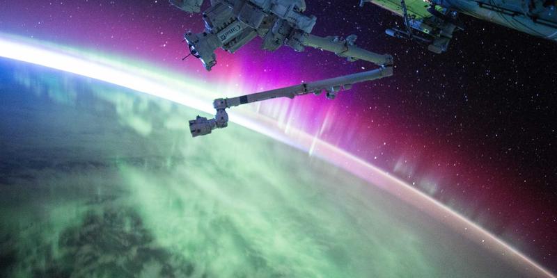 DNS管理、云服务与未来科技:构建下一代网络架构的核心三角