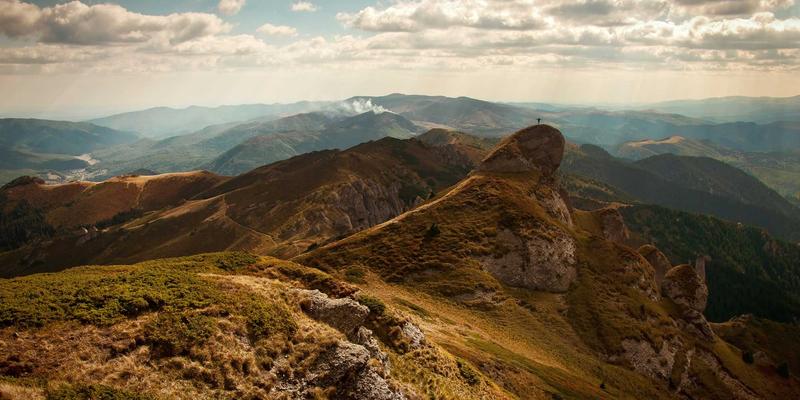 量子保密通信网络：DNS管理与域名服务如何为政务金融构建绝对安全防线