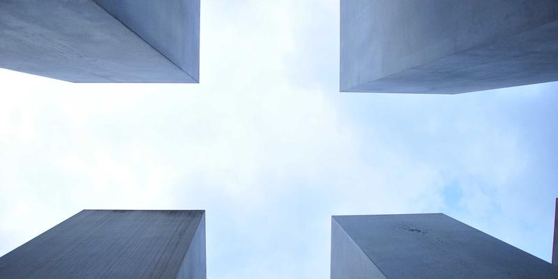 量子密钥分发(QKD)网络：ZSB2与域名服务如何塑造金融与政务的安全未来